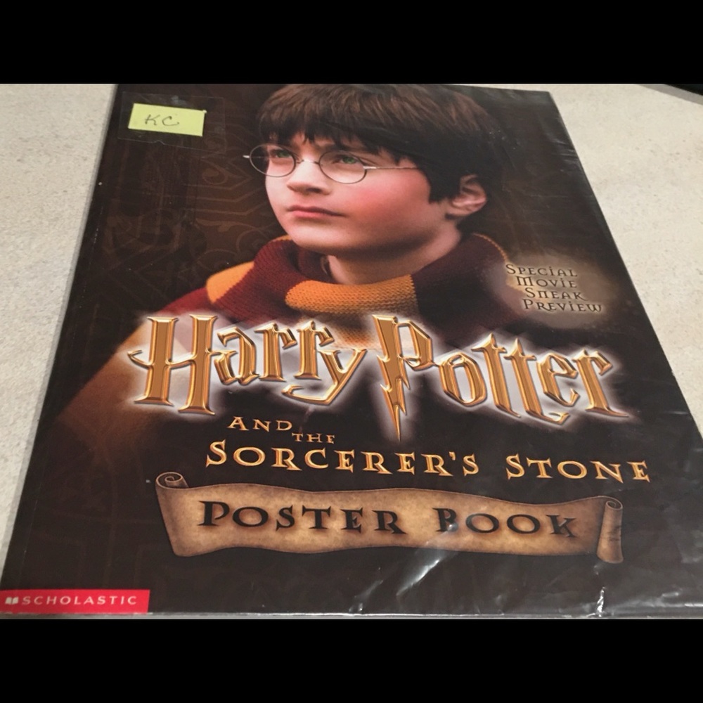 Poster Book Harry Potter +The Sorcerer's Stone 9" x 12" Pull Out Posters